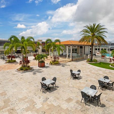 Quality Inn And Conference Center Tampa-Brandon Heartland Екстериор снимка