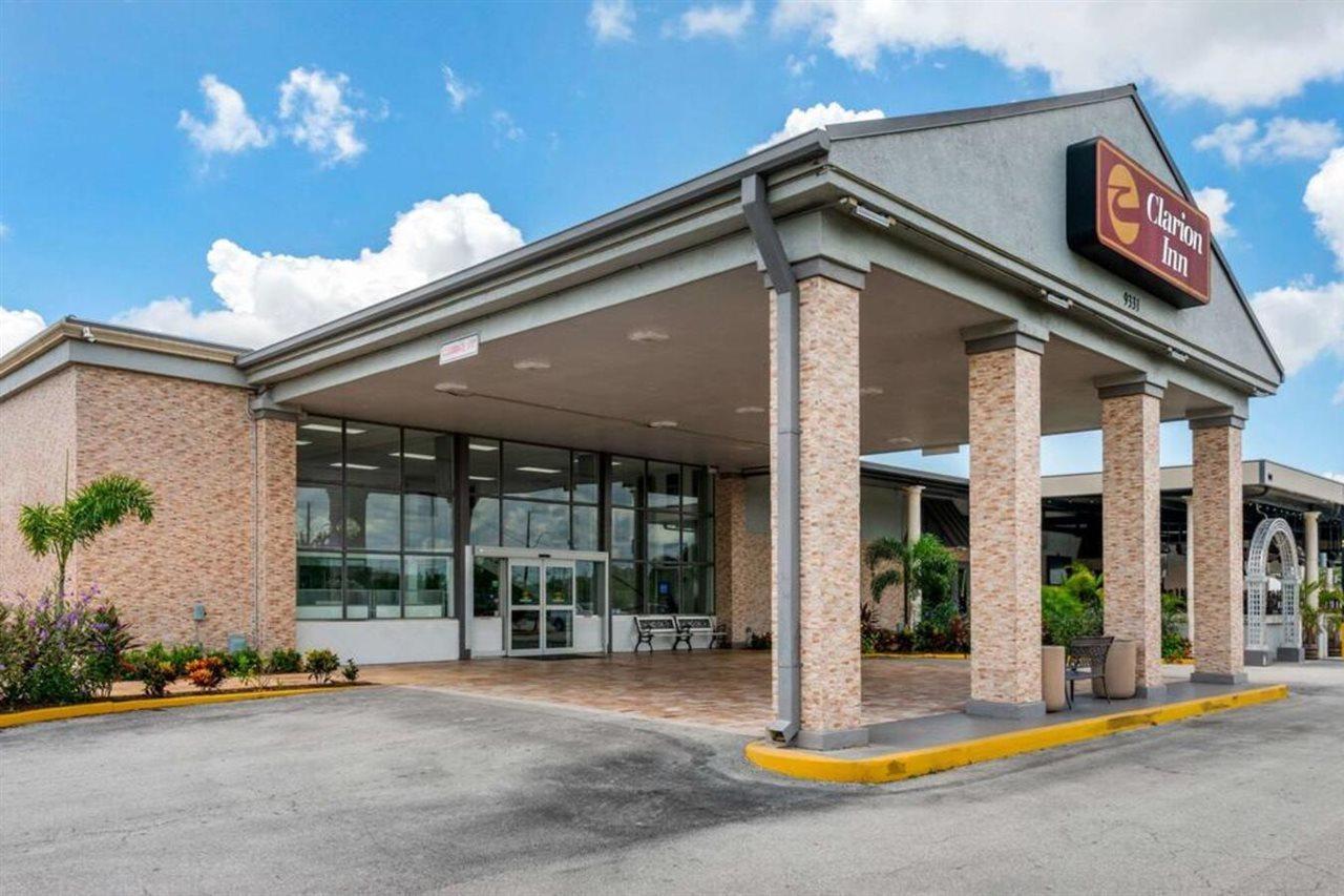 Quality Inn And Conference Center Tampa-Brandon Heartland Екстериор снимка