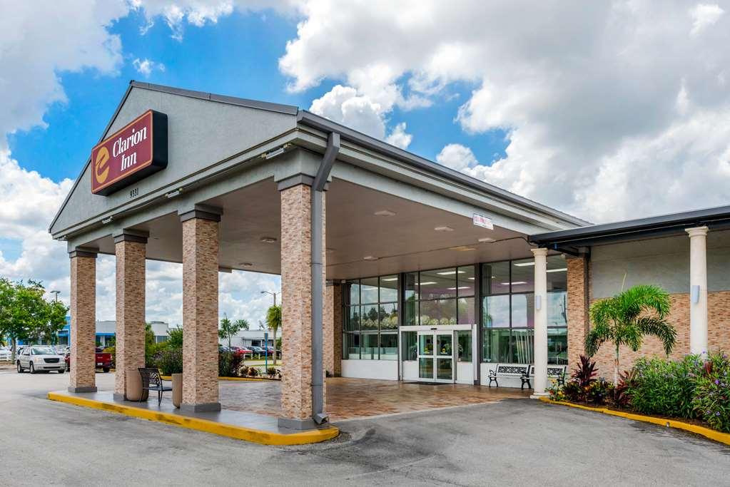 Quality Inn And Conference Center Tampa-Brandon Heartland Екстериор снимка