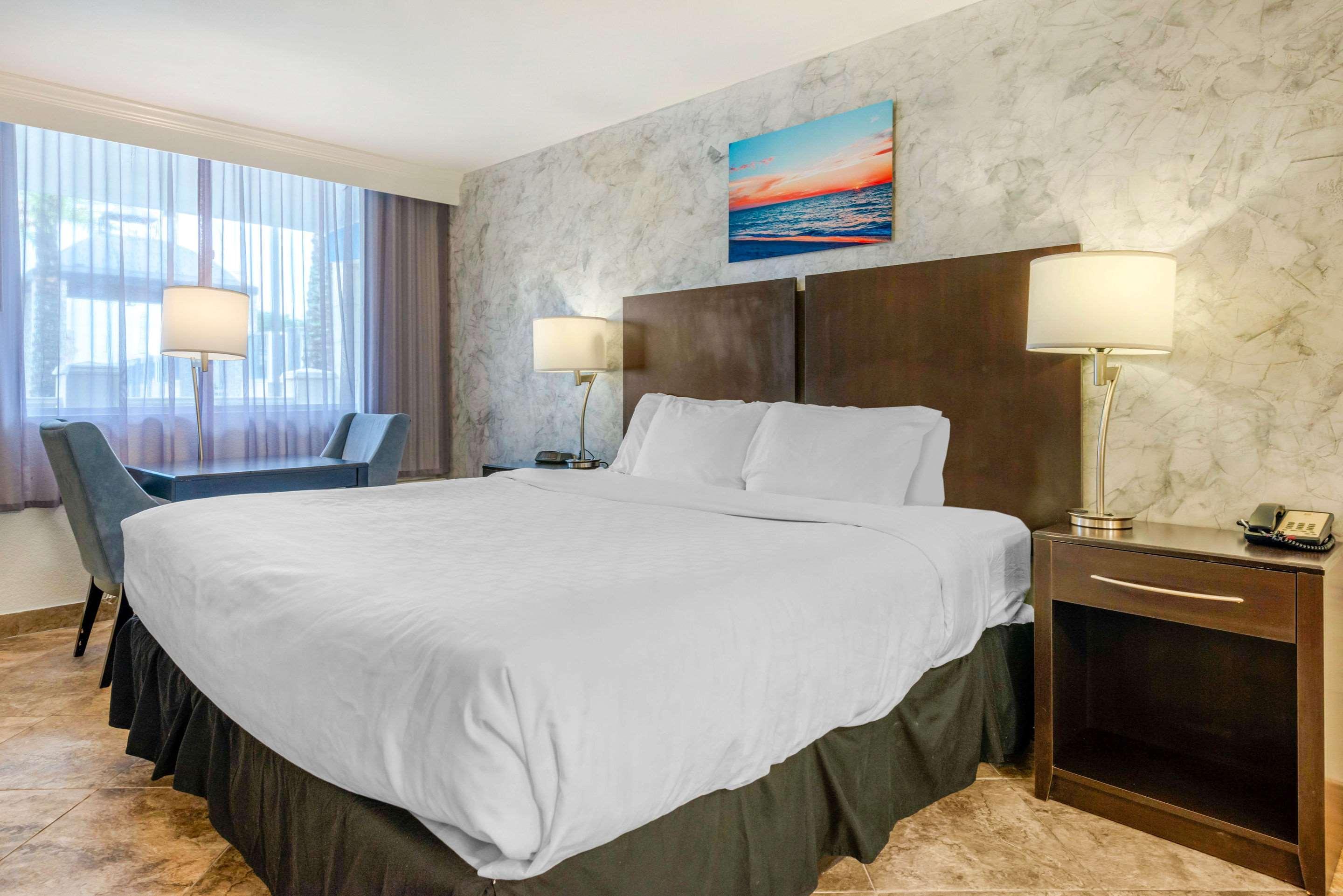 Quality Inn And Conference Center Tampa-Brandon Heartland Екстериор снимка