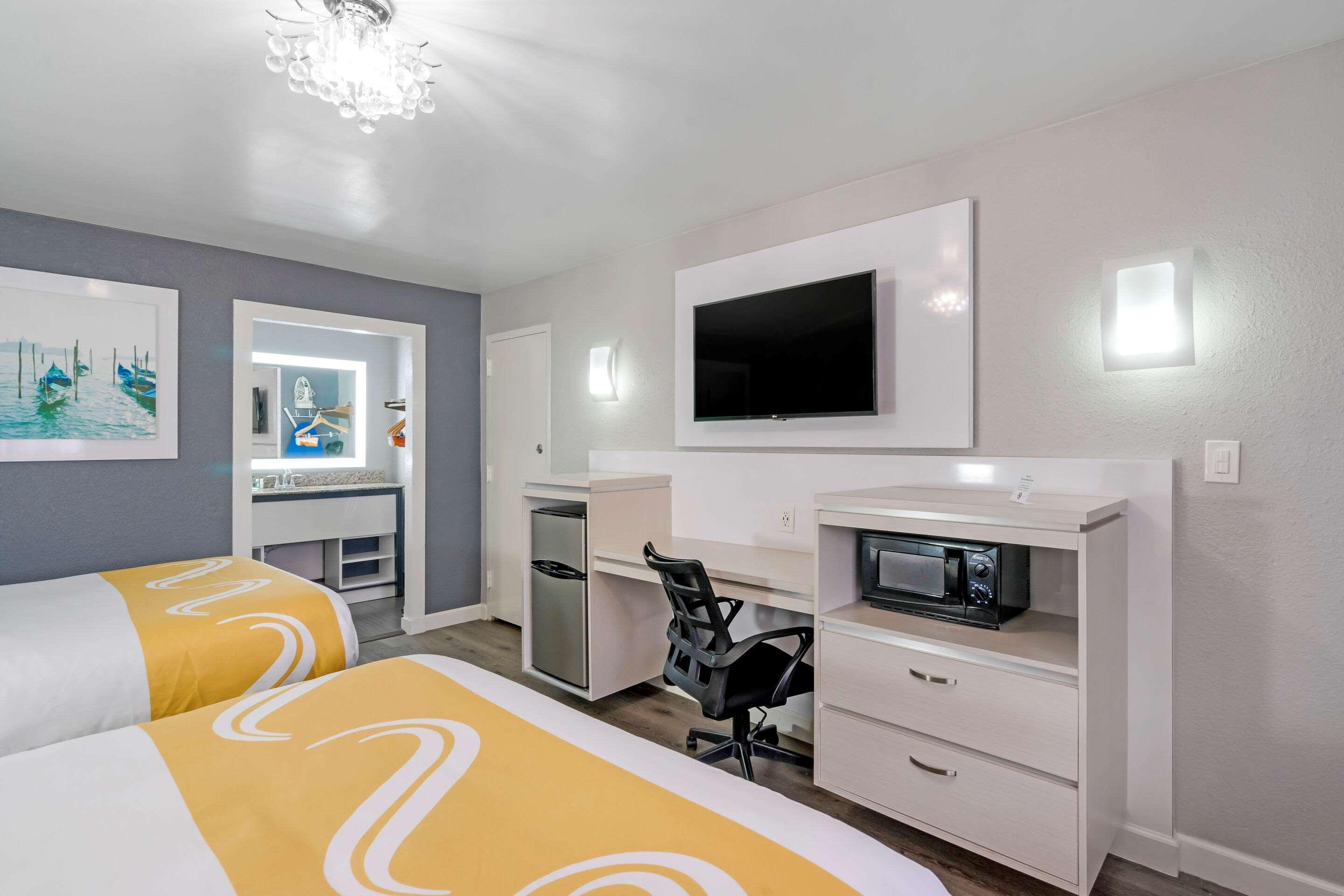 Quality Inn And Conference Center Tampa-Brandon Heartland Екстериор снимка