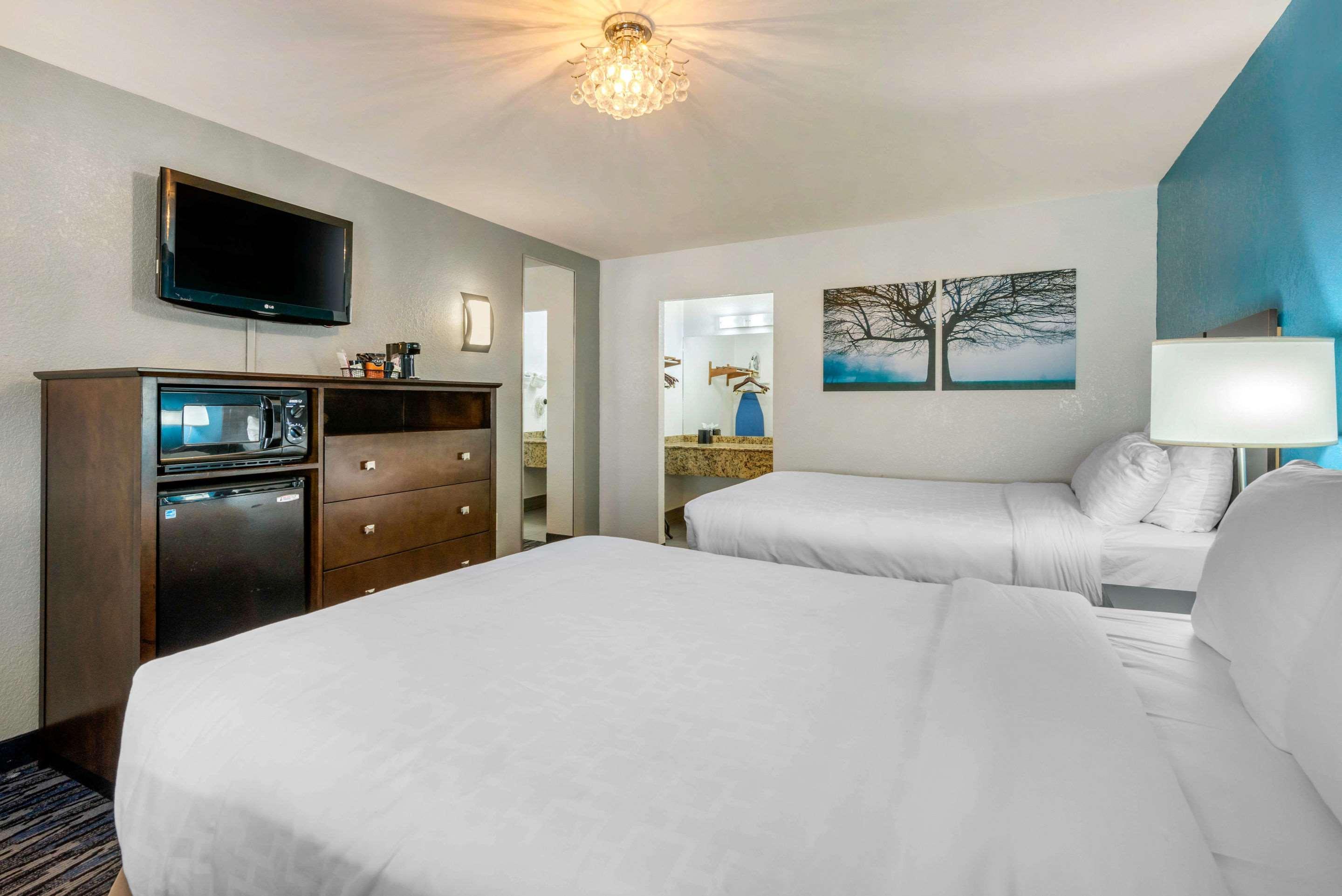 Quality Inn And Conference Center Tampa-Brandon Heartland Екстериор снимка