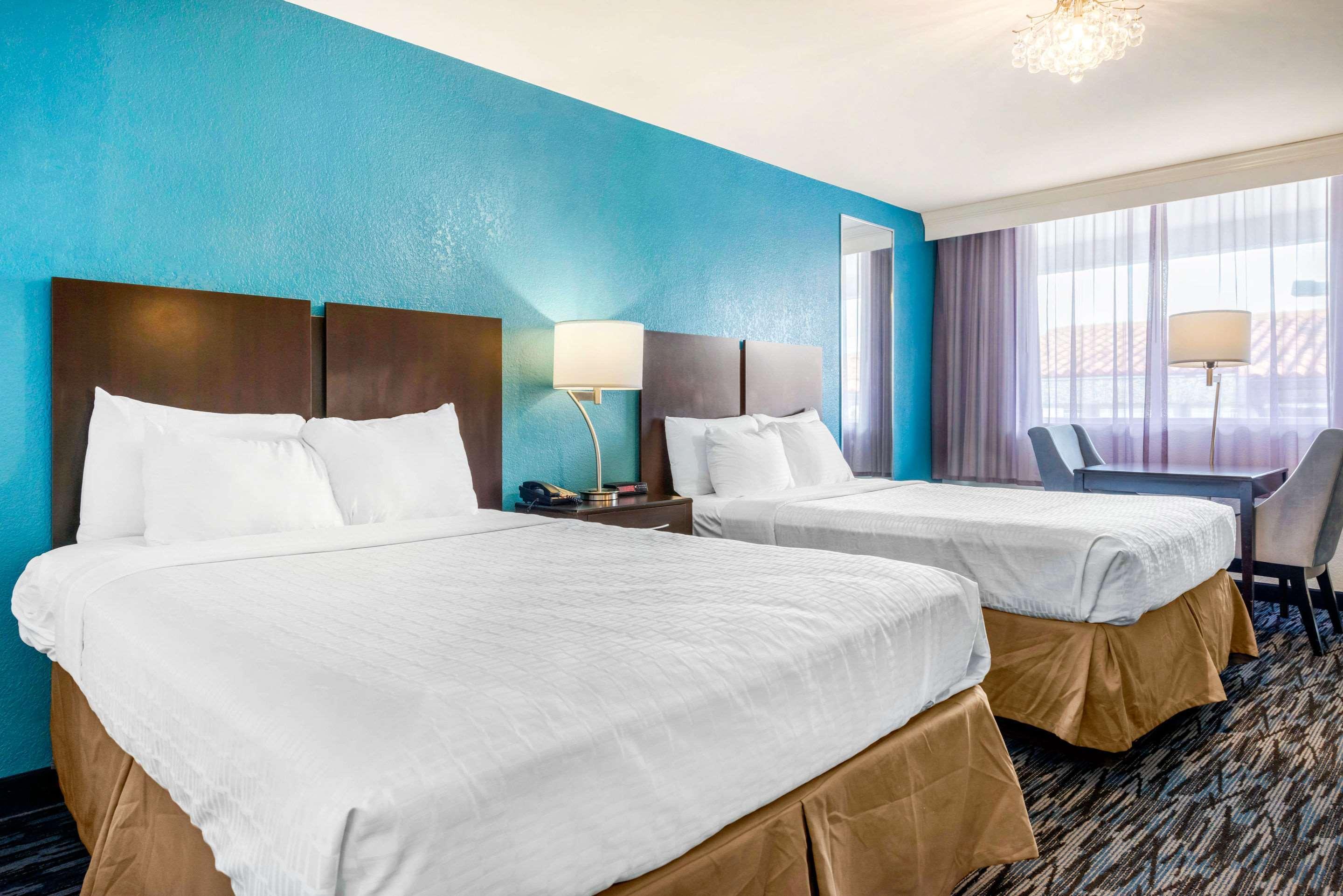 Quality Inn And Conference Center Tampa-Brandon Heartland Екстериор снимка