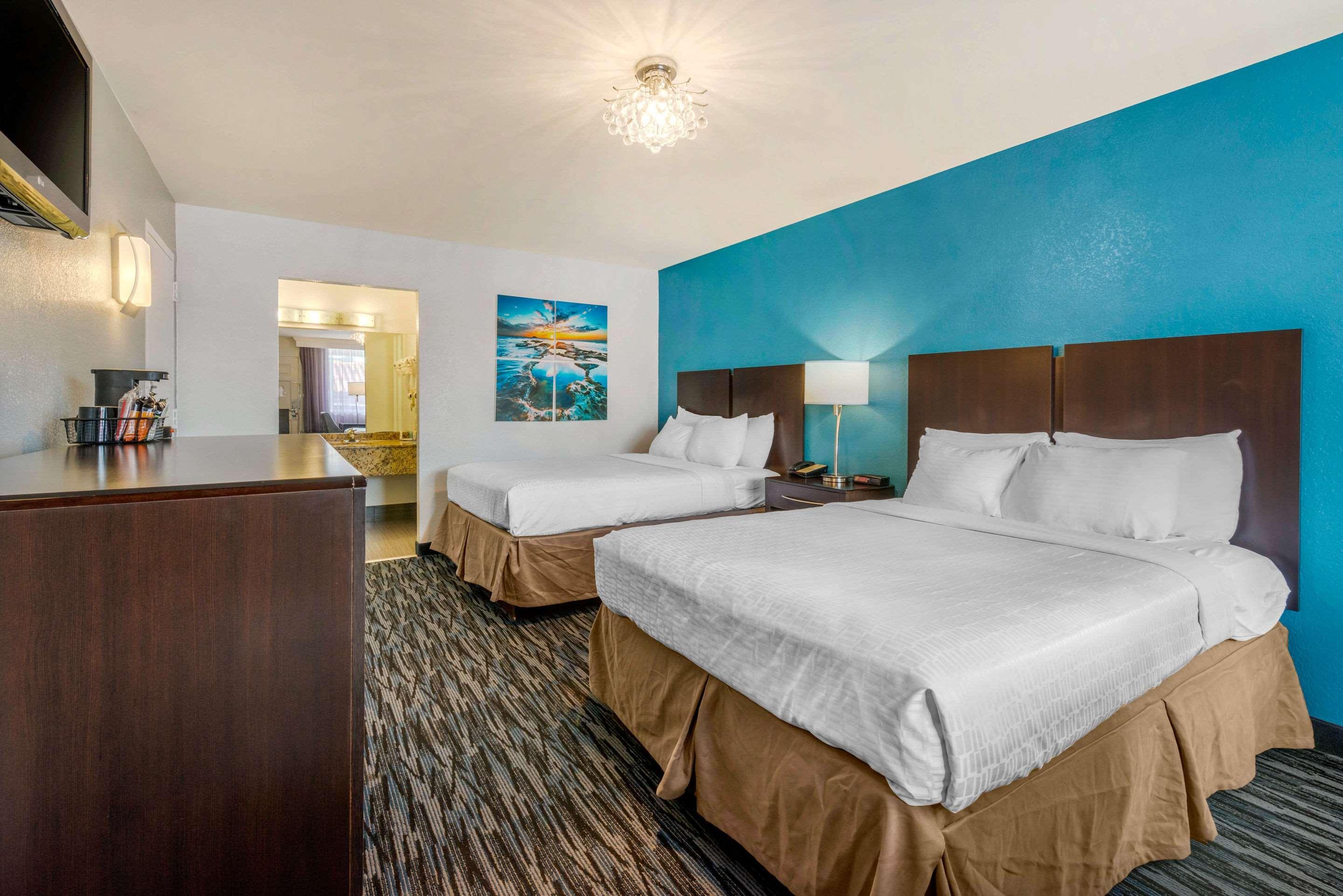 Quality Inn And Conference Center Tampa-Brandon Heartland Екстериор снимка