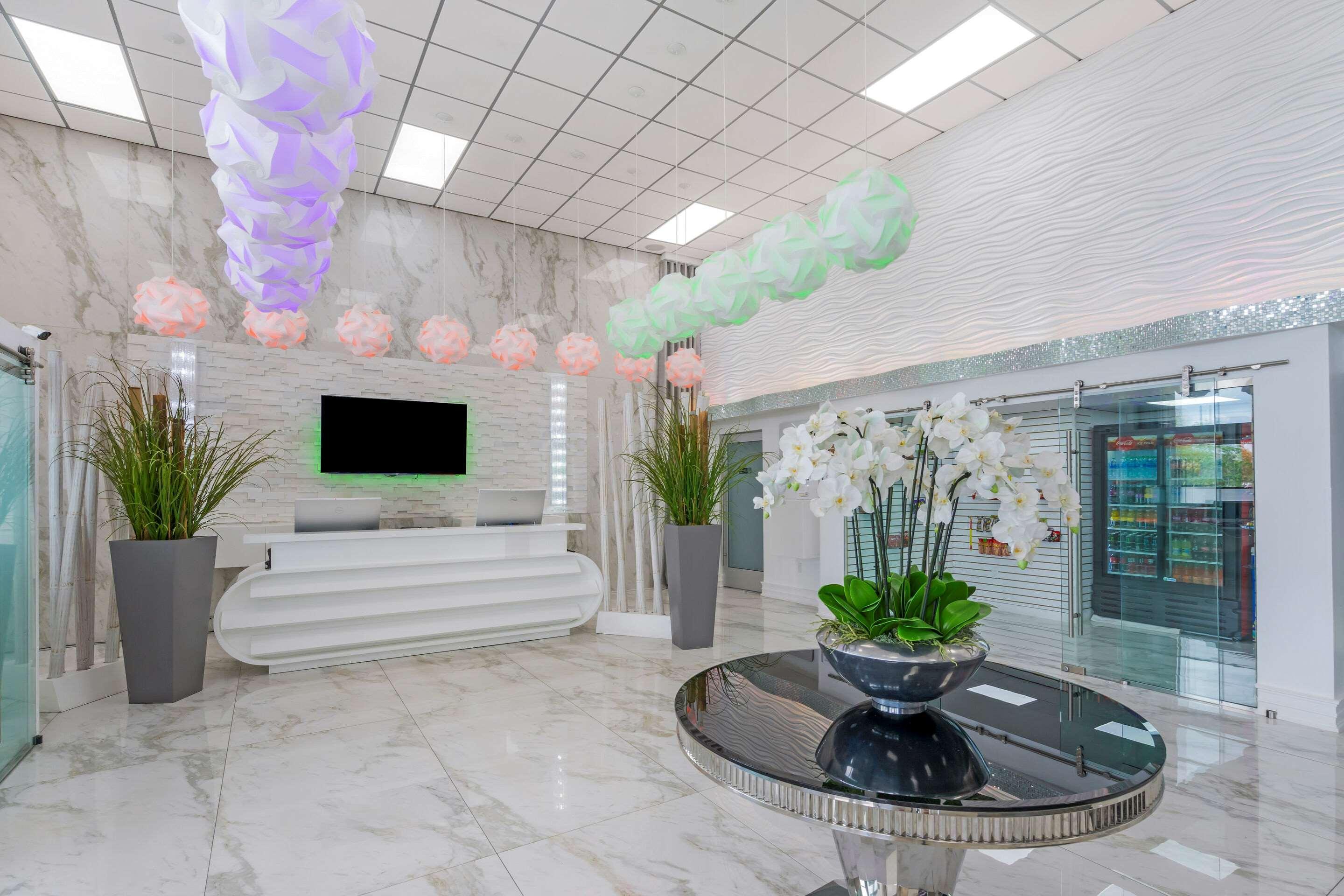 Quality Inn And Conference Center Tampa-Brandon Heartland Екстериор снимка