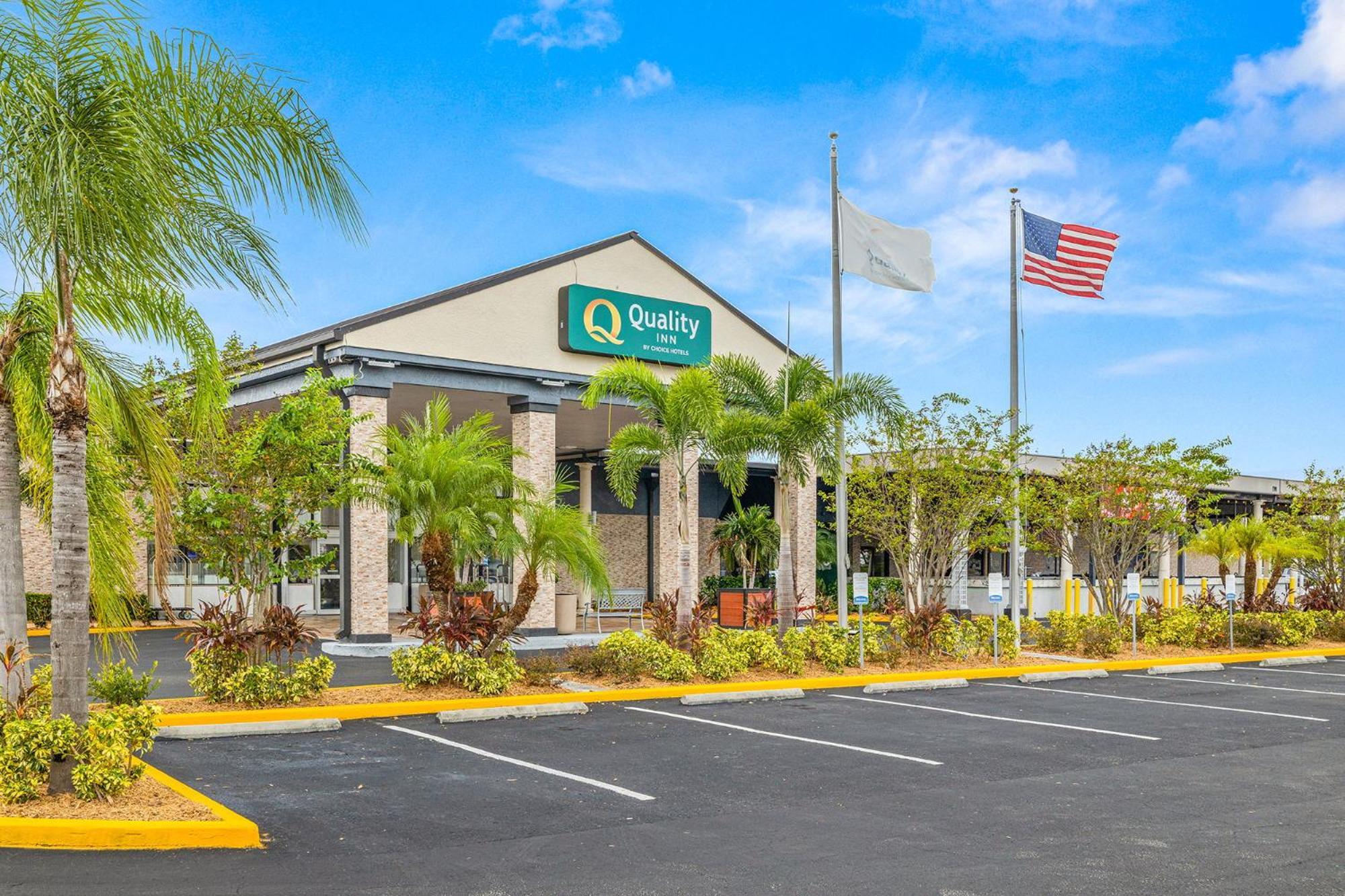 Quality Inn And Conference Center Tampa-Brandon Heartland Екстериор снимка