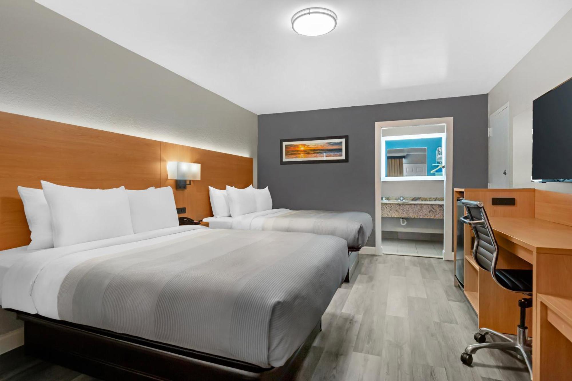 Quality Inn And Conference Center Tampa-Brandon Heartland Екстериор снимка
